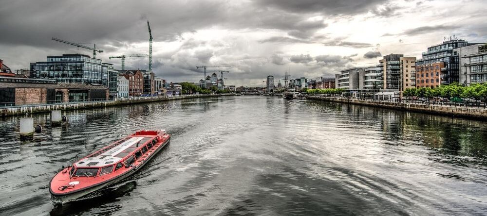 Río Liffey Dublín