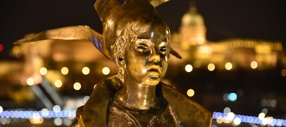 Estatua de la princesita Budapest